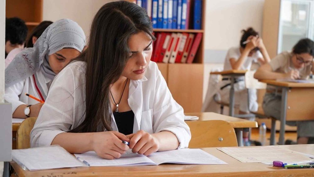 DIM telebe adini qazanan abituriyentlere muraciet etdi