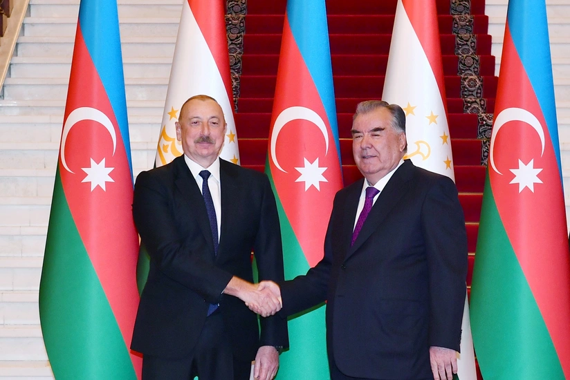 Ilham Eliyev Tacikistan Prezidentini tebrik edib