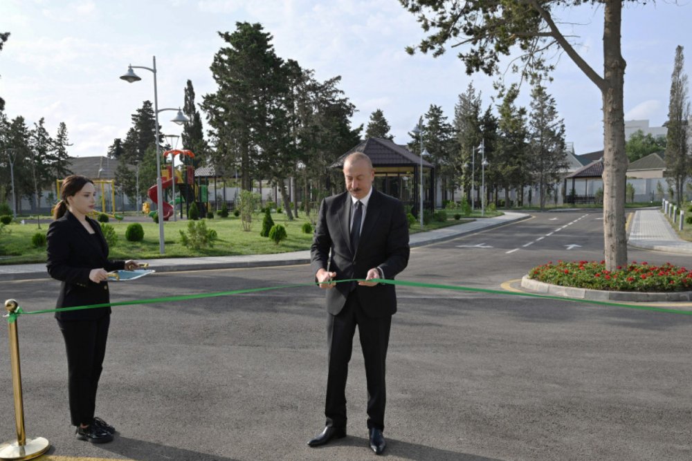 Prezident Ilham Eliyev AYB-nin Semed Vurgun adina Yaradiciliq Evinin acilisinda istirak edib