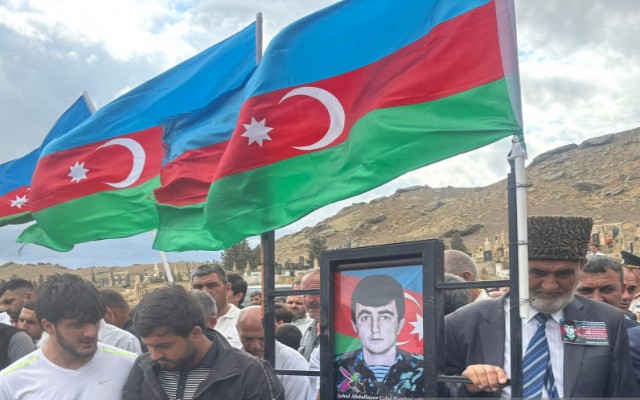 Sehid Celal Abdullayevin qaliqlari Qobustanda defn olundu