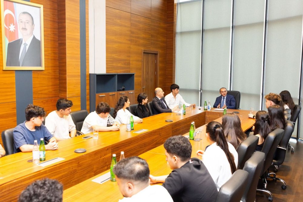 “YASAT” Fondu telebe adini qazanan sehid ovladlarina telebe mukafati teqdim etdi