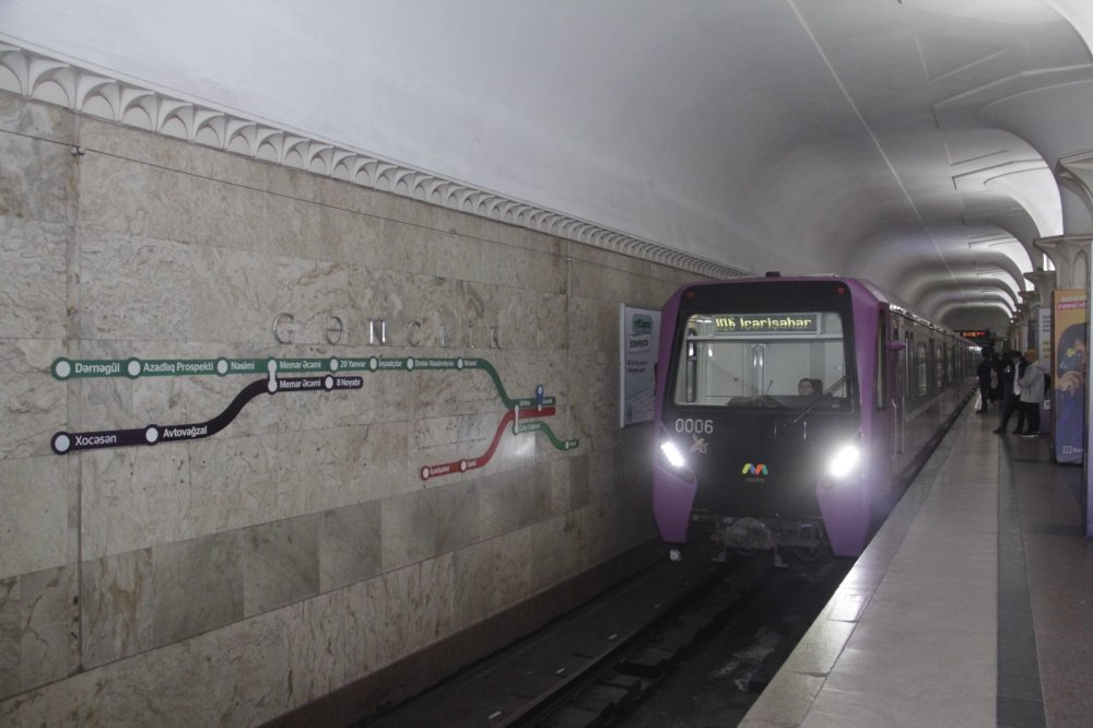 Baki metropoliteninde tarixi nailiyyet: interval 1 deqiqe 45 saniyeye endirildi