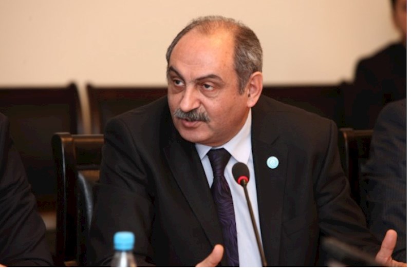 Orden, medal meselesini bezi sexsler alvere cevirib — Rauf Zeyni