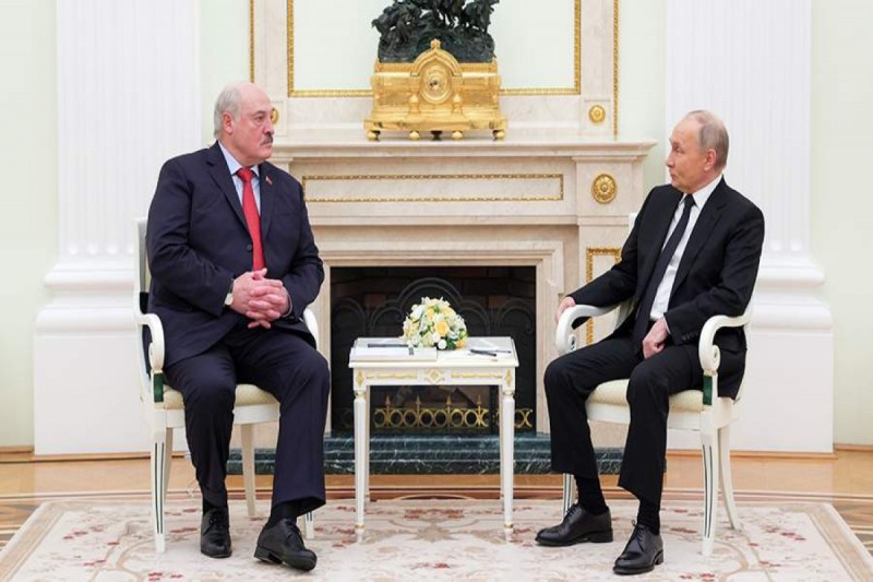 Putinle Lukasenkonun gorusu baslayib