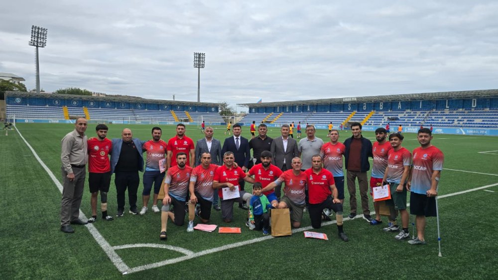 Ictimai Birliyin uzvleri Amputant Futbol Komandasi ile gorusub