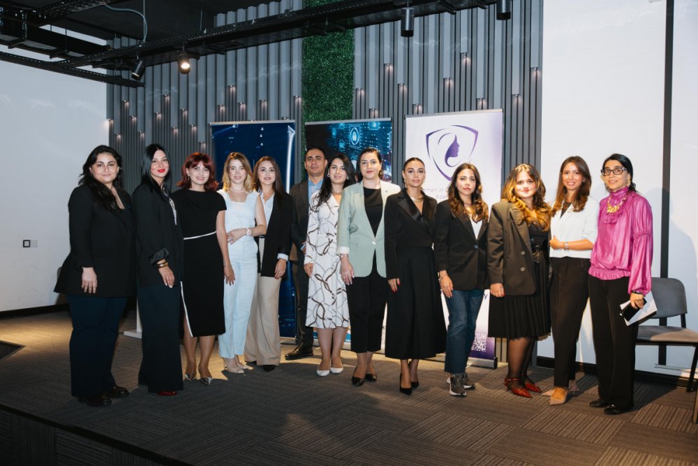 Qadinlar ucun kibertehlukesizlik sahesi uzre tedbir kecirilib