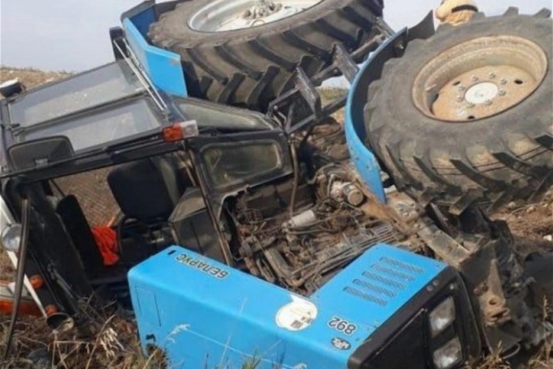 Lacinda traktor dereye asib - bir nefer olub