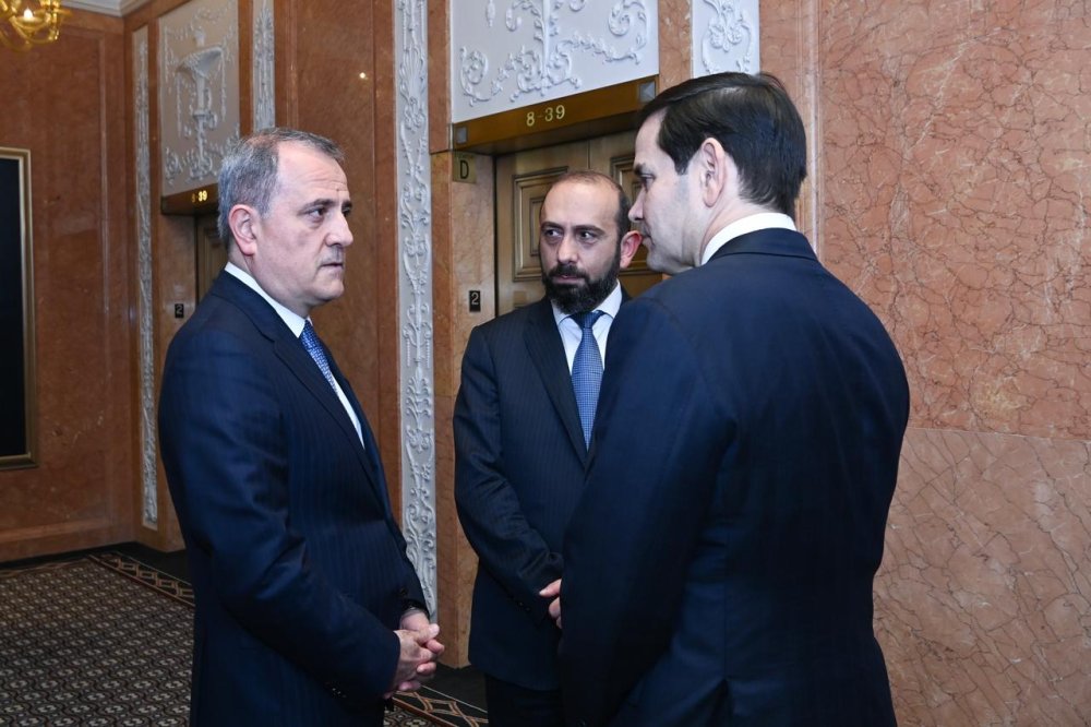 Azerbaycan ve Ermenistan XIN rehberleri ABS-de Transatlantik sam yemeyinde istirak edibler