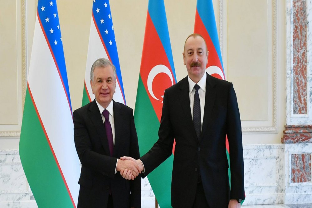 Prezident Ilham Eliyev Savkat Mirziyoyeve tebrik mektubu unvanlayib