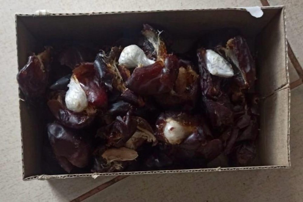 Mehkuma xurmanin icerisinde narkotik oturmeye cehd olunub