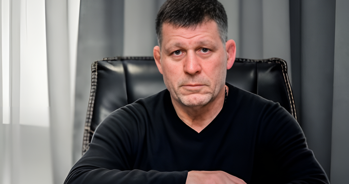 Mehkeme "Oleq Bakinski" ve ukraynali memurla bagli qerar verdi