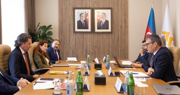 “AzerGold” QSC ve Abu Dabi Ticaret Bankinin numayendeleri arasinda gorus kecirilib    