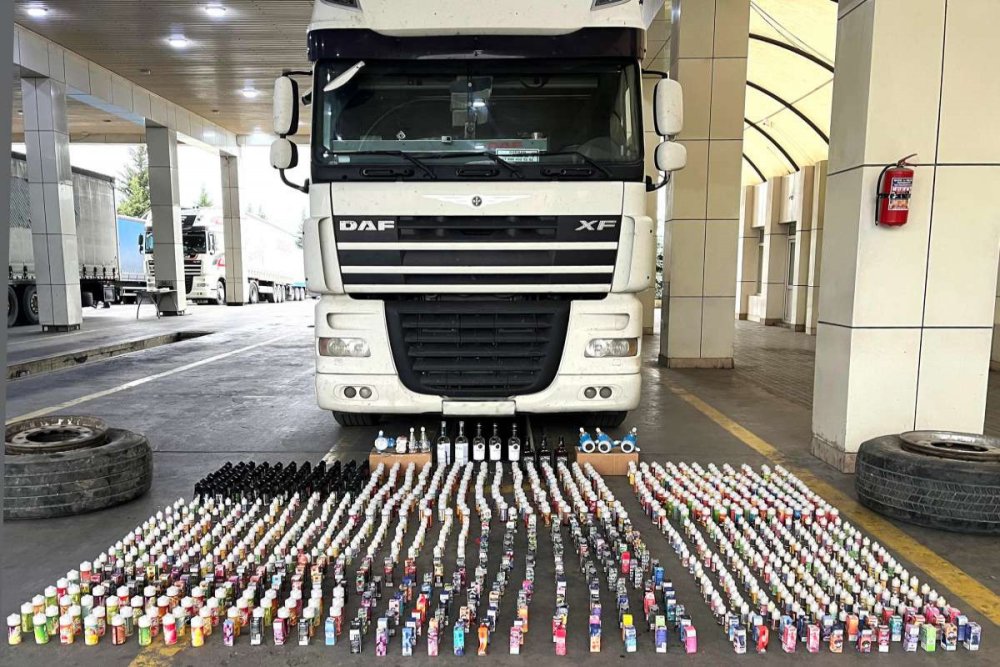 Gomruk nezaretinden gizledilen muxtelif mallar askar edilib