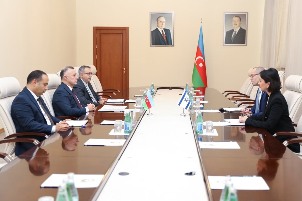 Azerbaycan ve Israil arasinda sehiyye emekdasligi muzakire olunub