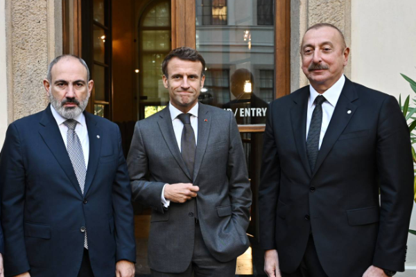 Makron Ilham Eliyev ve Pasinyani tebrik etdi