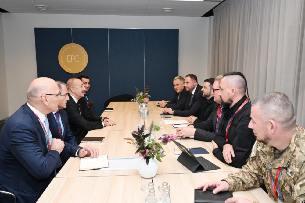 Prezident Ilham Eliyev Kopenhagende Zelenski ile gorusub