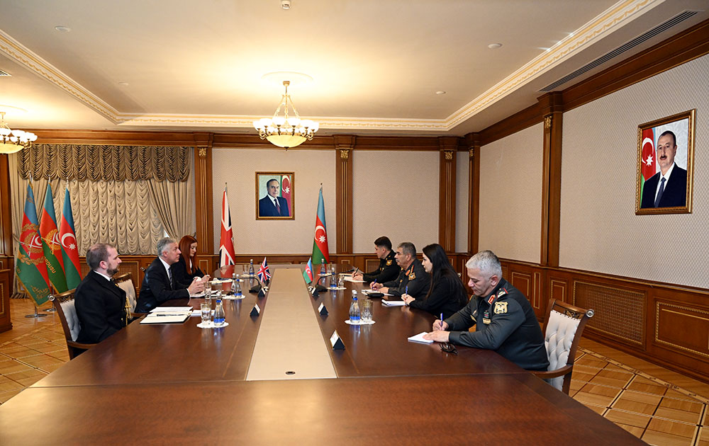Mudafie naziri Boyuk Britaniyanin Azerbaycandaki sefiri ile gorusub