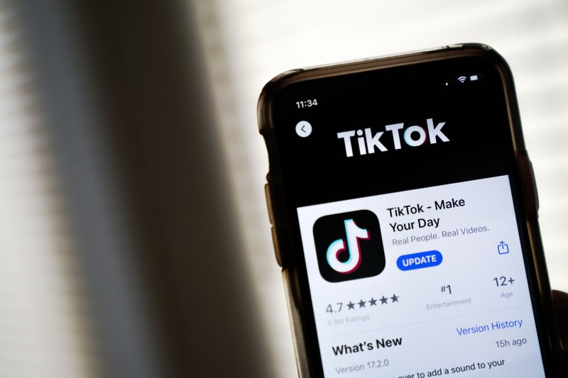 “TikTok” bu il Azerbaycanda 900 mine yaxin videonu silib