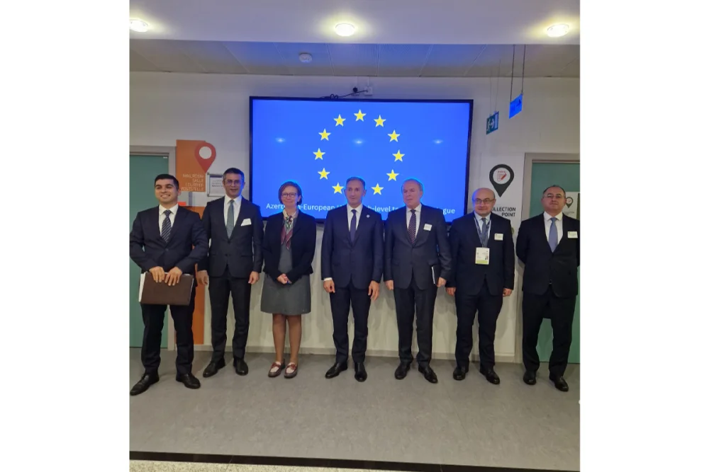 Azerbaycan AI ile Zengezur dehlizinin gelecek perspektivlerini muzakire edib