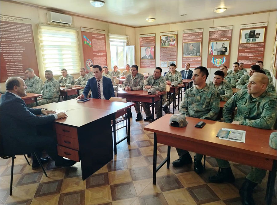 Ombudsman Aparatinin numayendeleri herbi hissede olublar