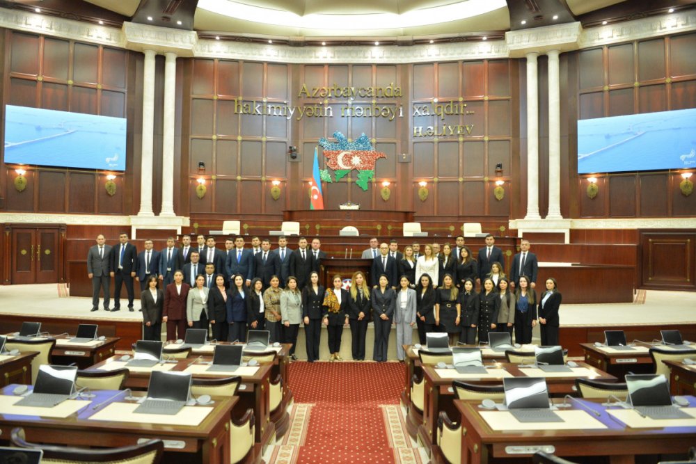 Milli Meclisde hakimliye namizedlerle gorus kecirilib