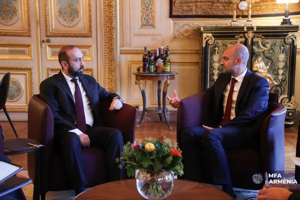 Mirzoyan Fransa XIN rehberi ile Vasinqton razilasmasini muzakire edib