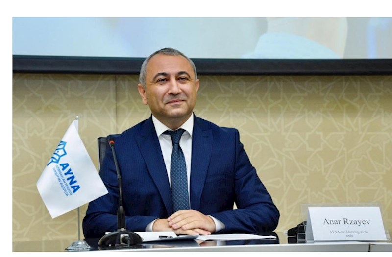 AYNA paytaxtda qesden tixac yaradir — SOK GORUNTULER