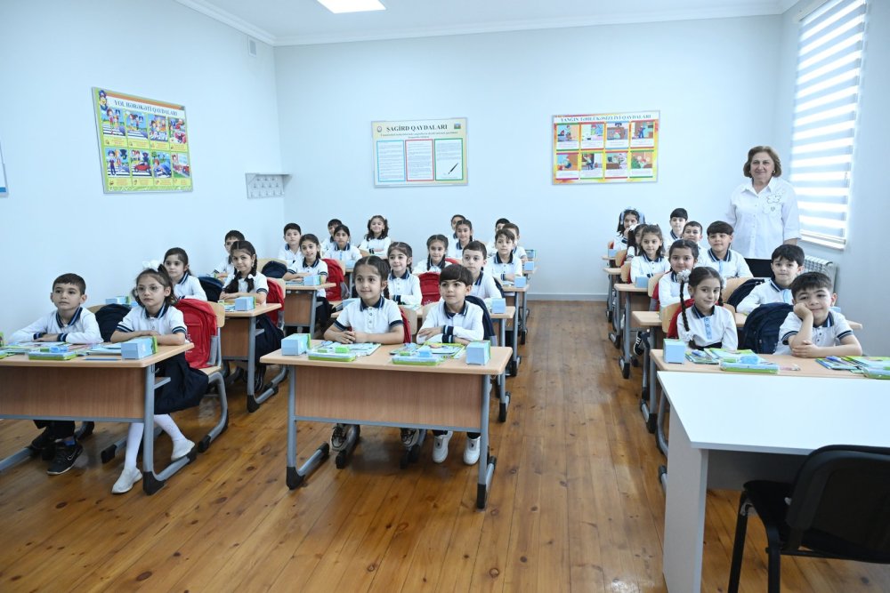 90-dek yasi olan mekteb Heyder Eliyev Fondu terefinden esasli temir edilib