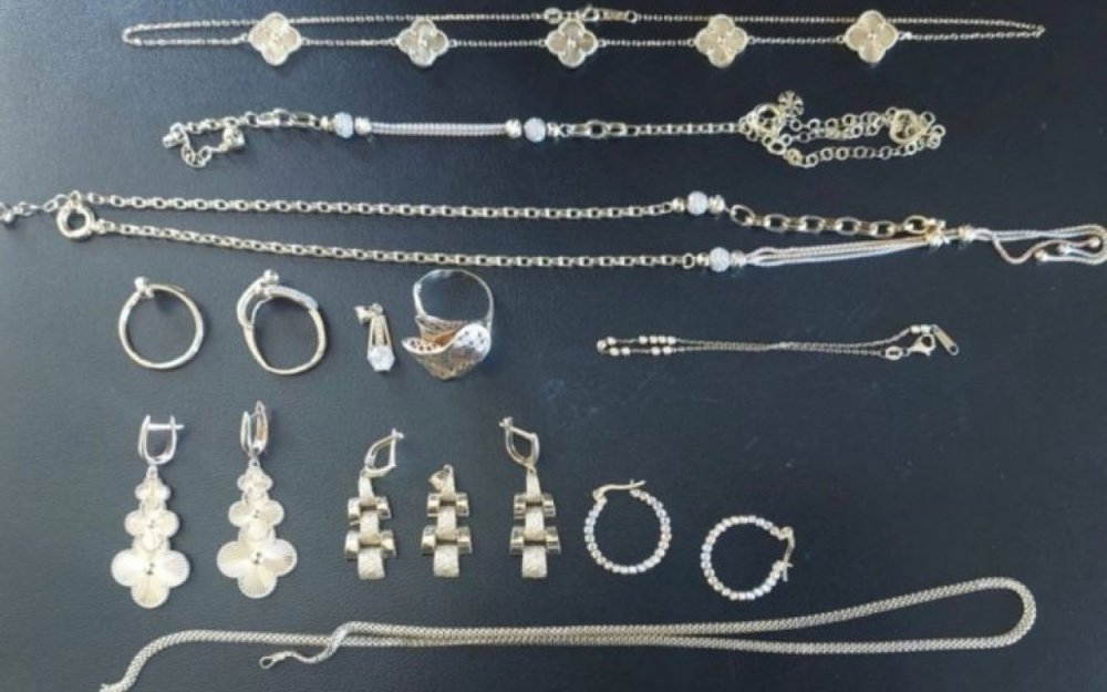 Naxcivanda evden qizil-zinet esyalari ogurlandi