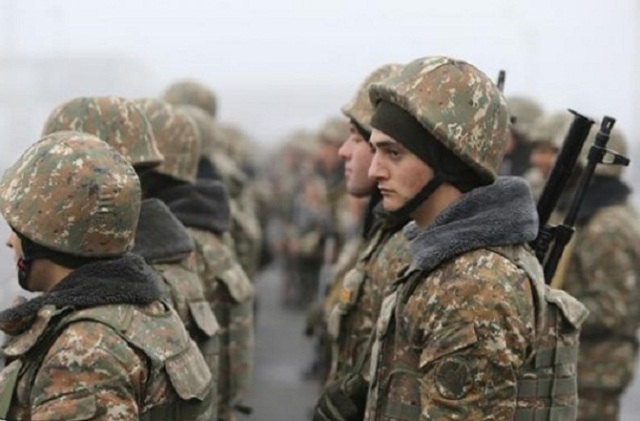 Ermenistanda herbi xidmet muddeti azaldildi