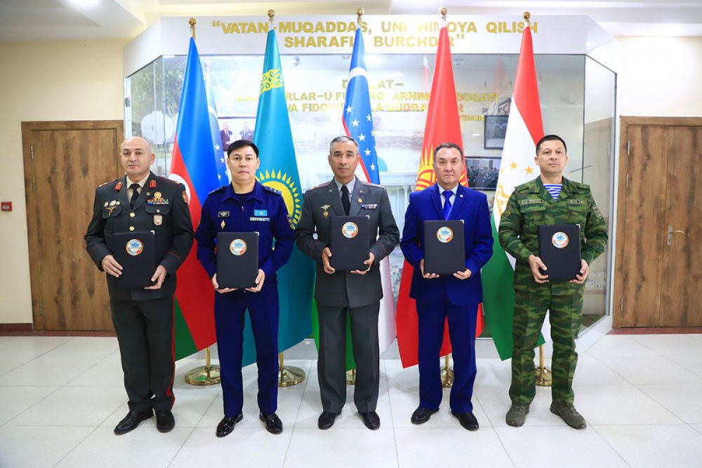 Azerbaycan ve Ozbekistan ali herbi mektebleri arasinda memorandum imzalanib