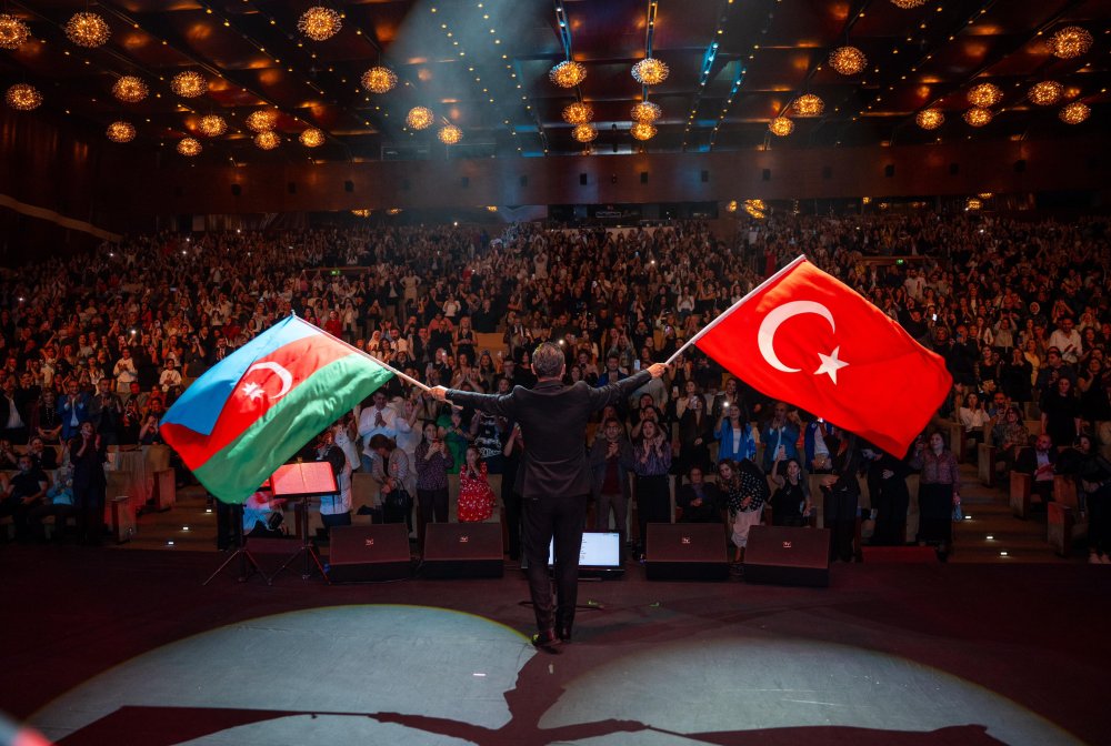 Ferhat Gocer mohtesem konsert verdi