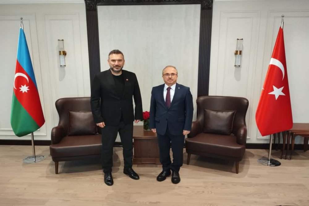 Turkiye sefiri Ertem Senerle gorusub