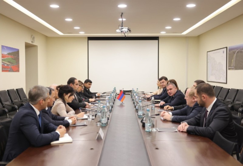 Gurcustan ve Ermenistan resmileri Orta Dehlizin perspektivlerini muzakire edibler