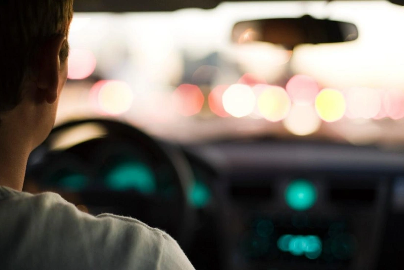 Berdede narkotikin tesiri altinda avtomobil idare eden sexs saxlanilib