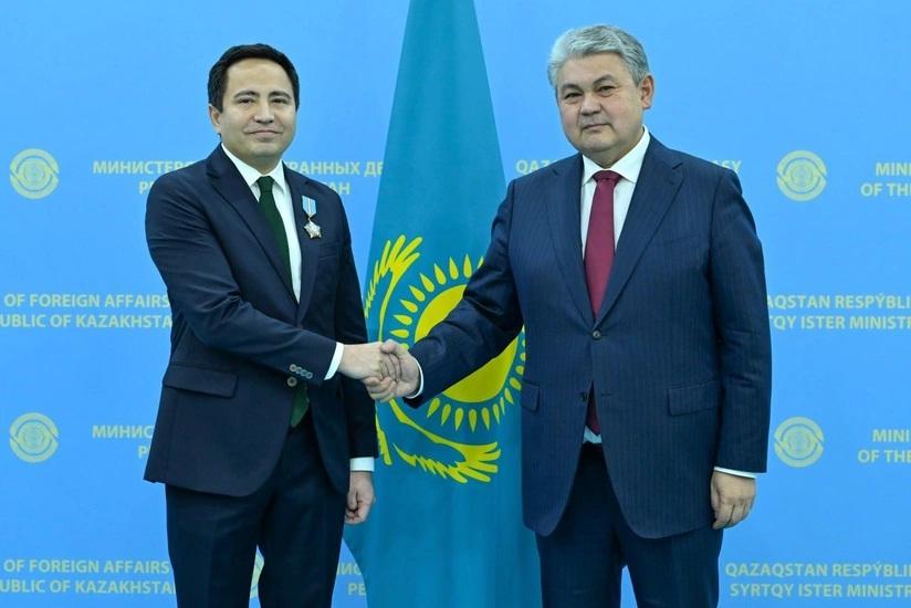 Kasim-Jomart Tokayev Qazaxistanin Azerbaycandaki sefirini teltif edib