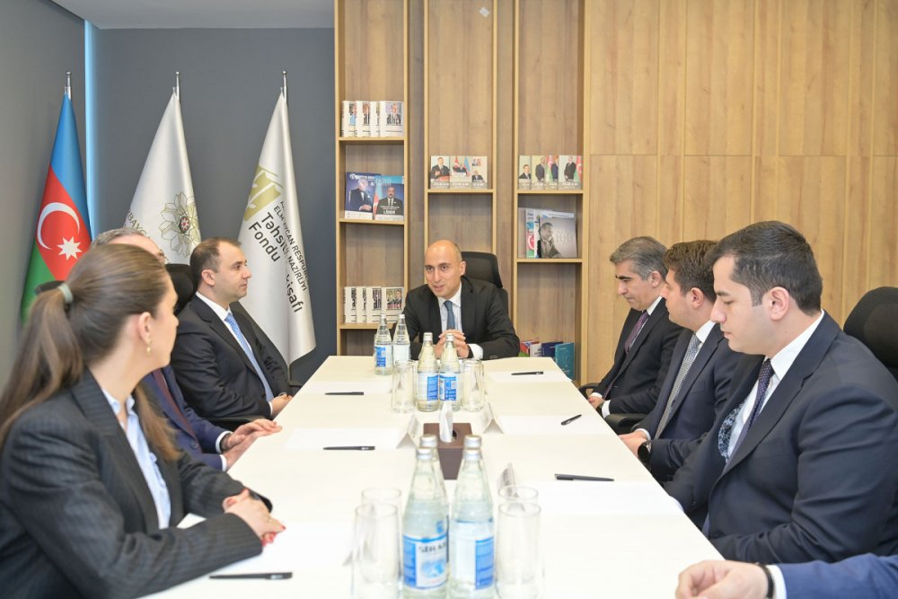 Tehsilin Inkisafi Fondunun yeni sedri kollektive teqdim olunub