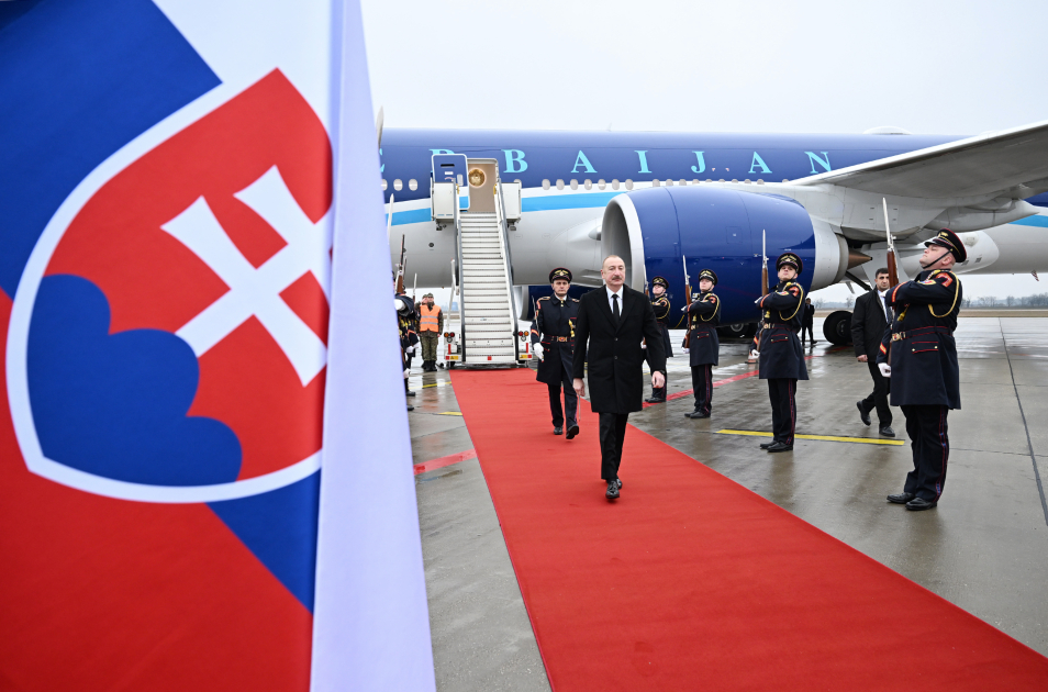 Prezident Ilham Eliyev Slovakiyaya resmi sefere gelib