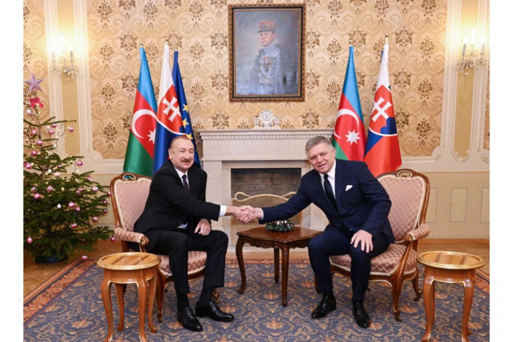 Prezident Ilham Eliyevin Slovakiyanin Bas naziri ile tekbetek gorusu olub