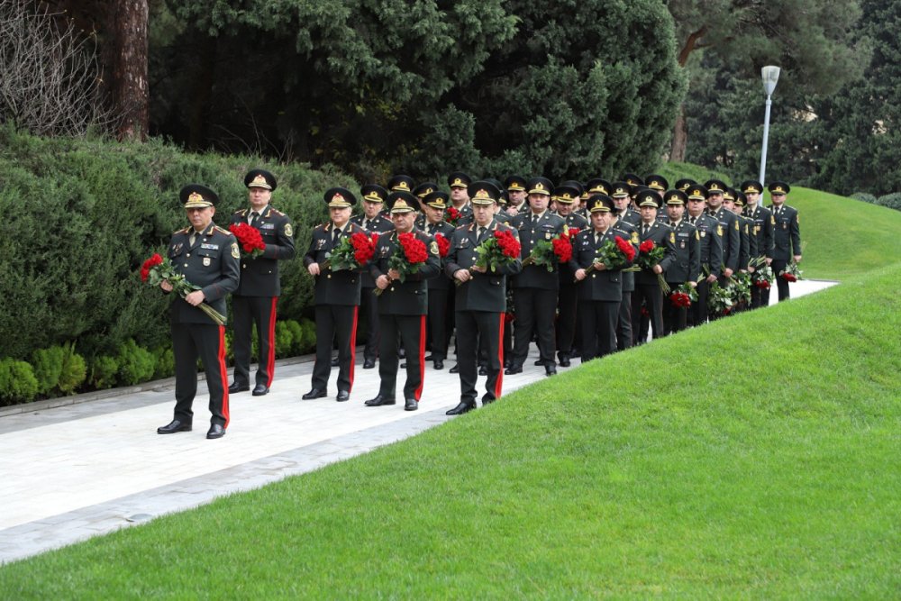 Dovlet Xidmetinin emekdaslari Heyder Eliyevin xatiresini yad edib